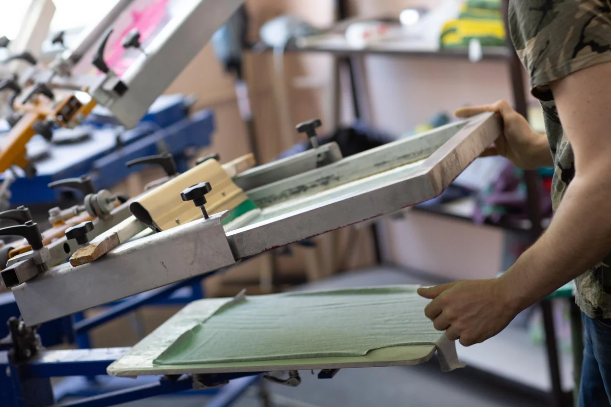 costos de producción de prendas personalizadas